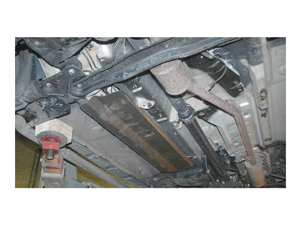 Unterfahrschutz für Dacia Duster, 2 mm Stahl (Kraftstoffleitung)
